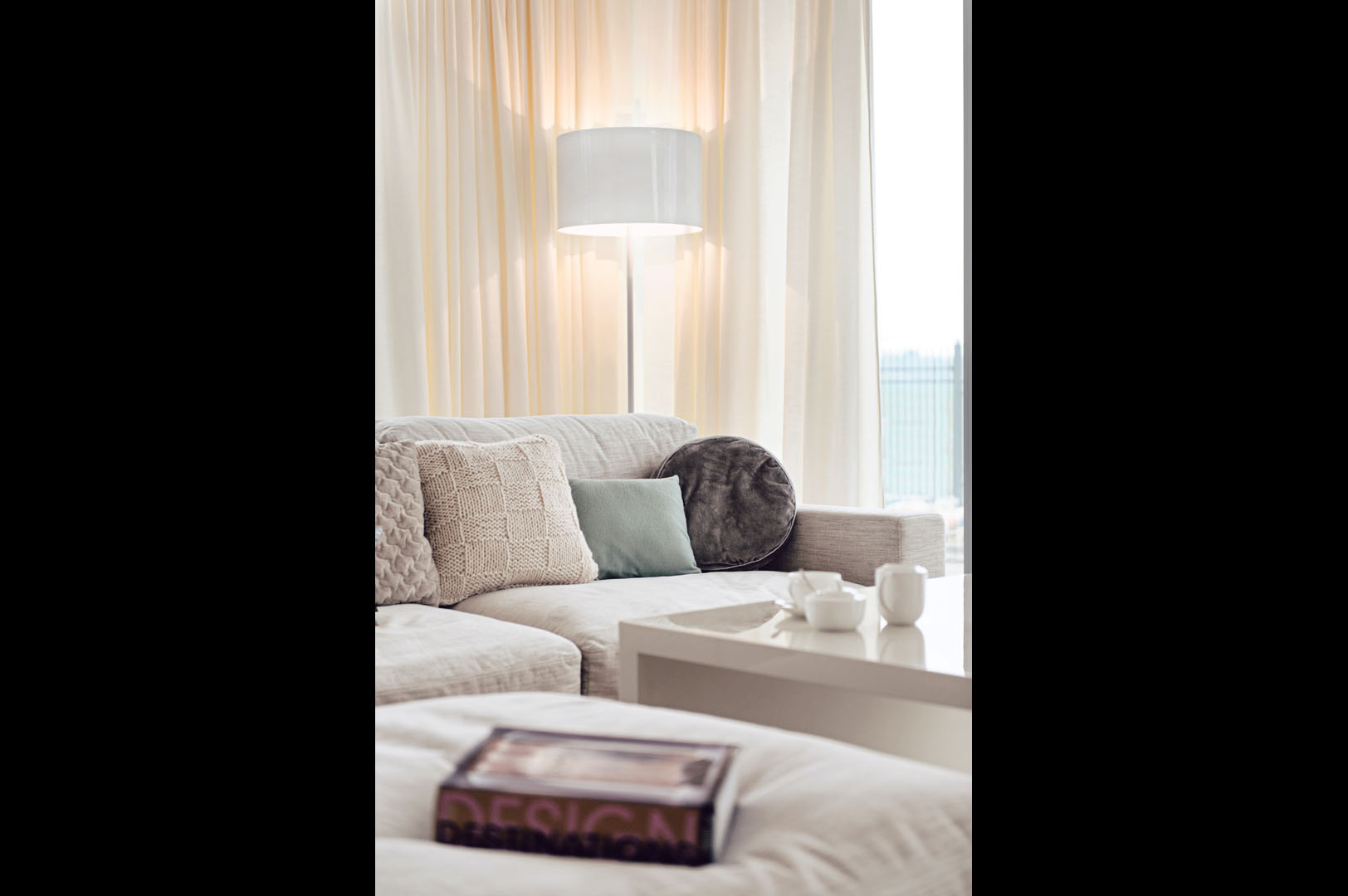 Dom prywatny 2012 - 02  sofa lampa poduszki