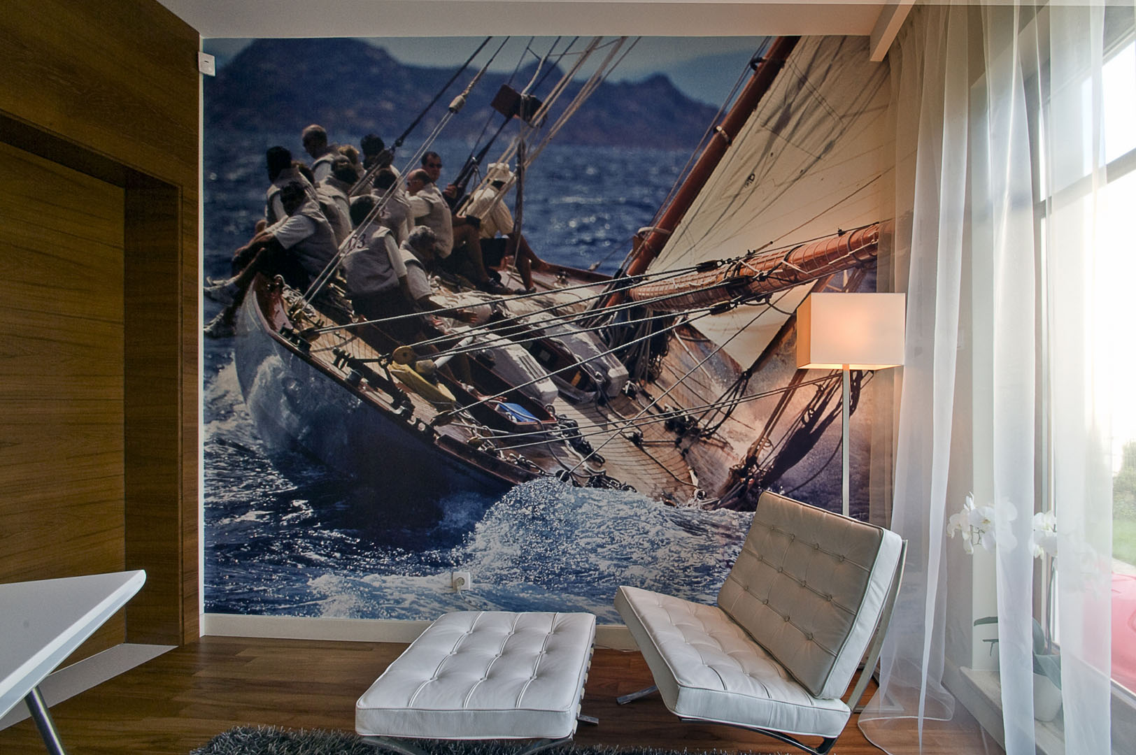 10 fototapeta żaglówka fotel lampka 