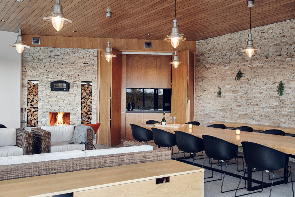 04 Widok z kuchni na schody