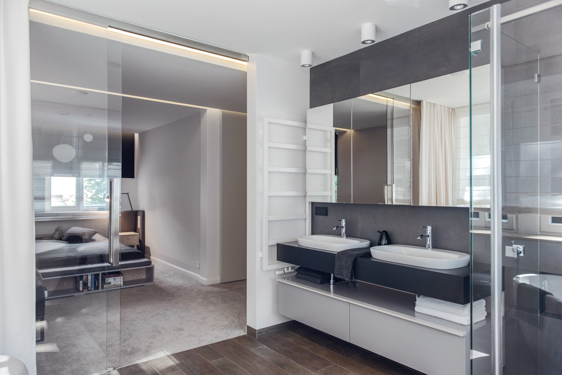 13 Widok z lazienki na sypialnie